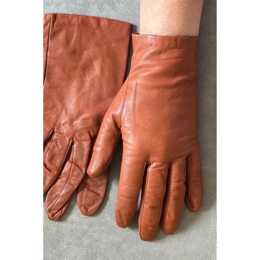 Vintage 1960’s Short warm brown leather wrist gloves women’s size 7-7.5 good